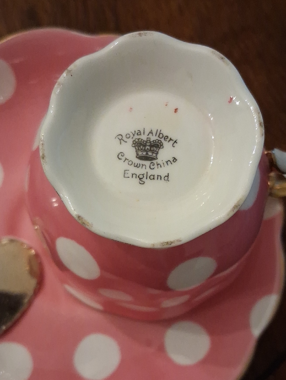 Royal Tea Cup & Saucer Set with Gold Trim - Picture 6 of 6